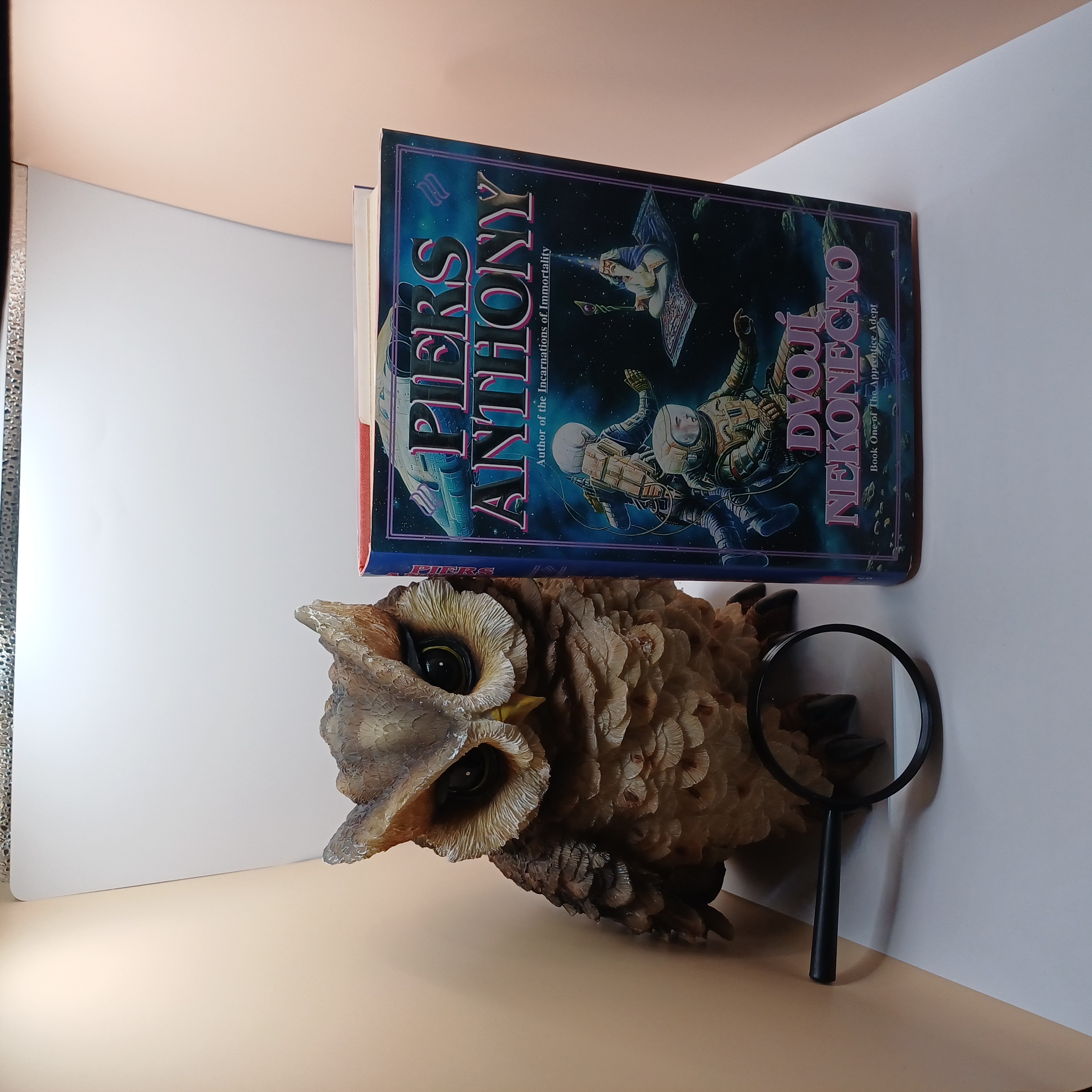 Dvojí nekonečno, Piers Anthony